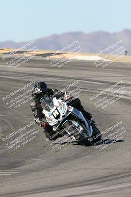 media/Dec-07-2025-CVMA (Sun) [[3e7d2de5dc]]/Race 7-Formula Lightweight Twins Shootout/